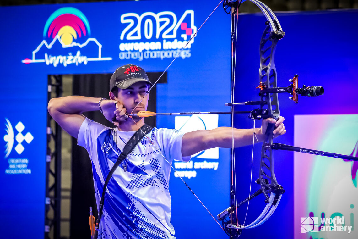 Shamai Yamrom became European indoor champion 2024 in Croatia.