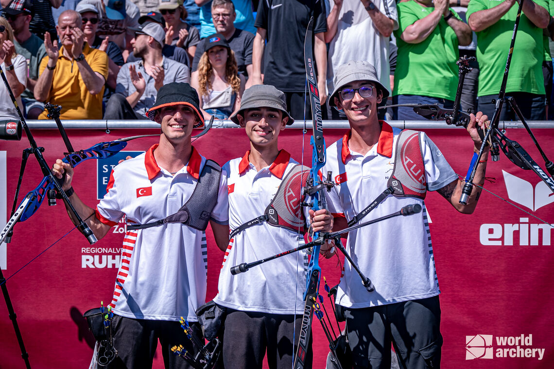 Türkiye recurve men won European team bronze in Essen.