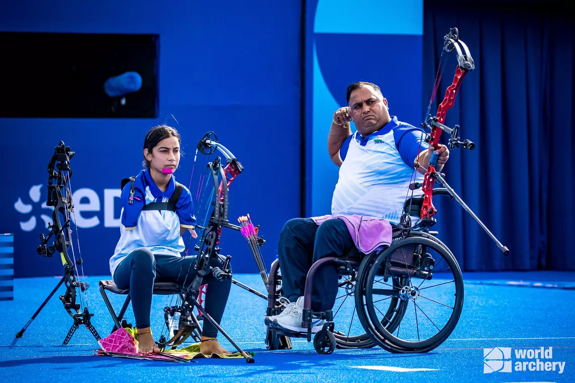 Sheetal Devi and Rakesh Kumar shooting in mixed team at Paris 2024 Paralympics.