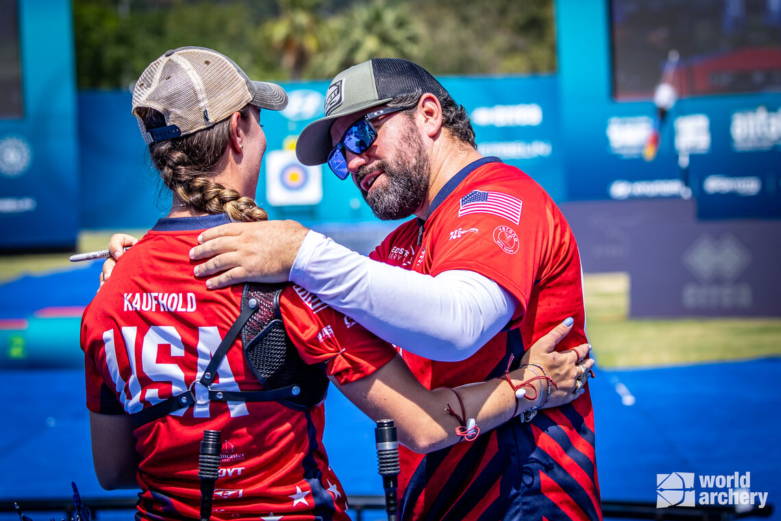 Elias Cuesta coaching Casey Kaufhold.