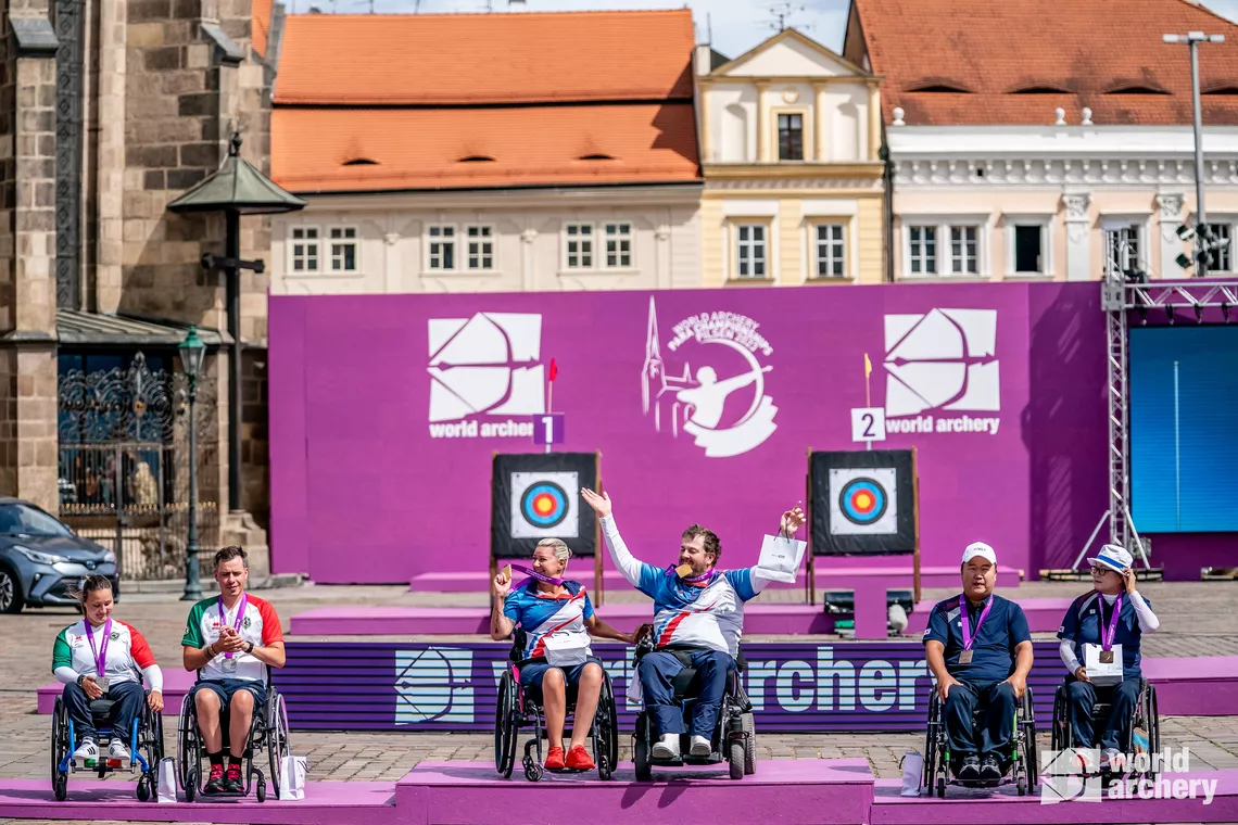 W1 mixed team gold podium in Pilsen.