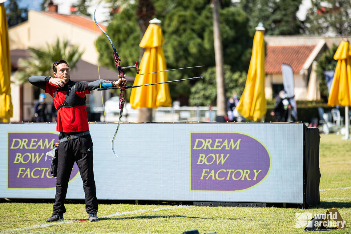 Jeff Henckels shoots at the Antalya 2021 European Grand Prix. 