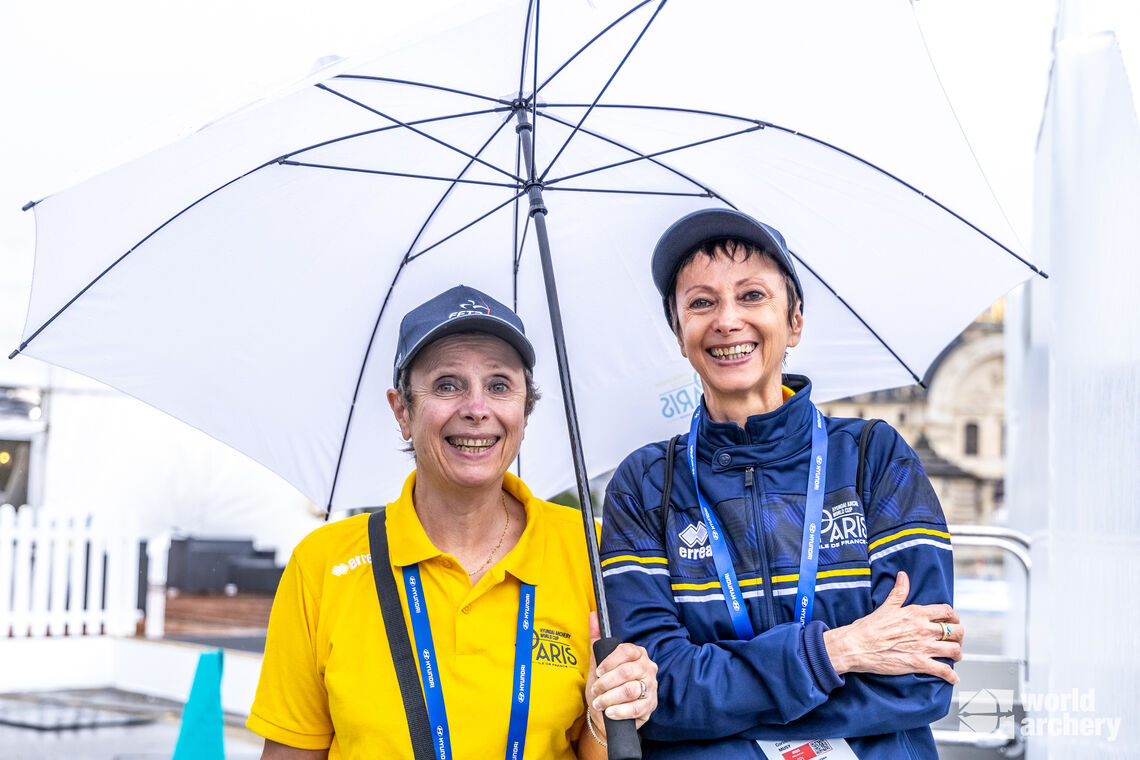 Frédérique and Corinne Musy volunteering at the Paris 2023 Hyundai Archery World Cup.
