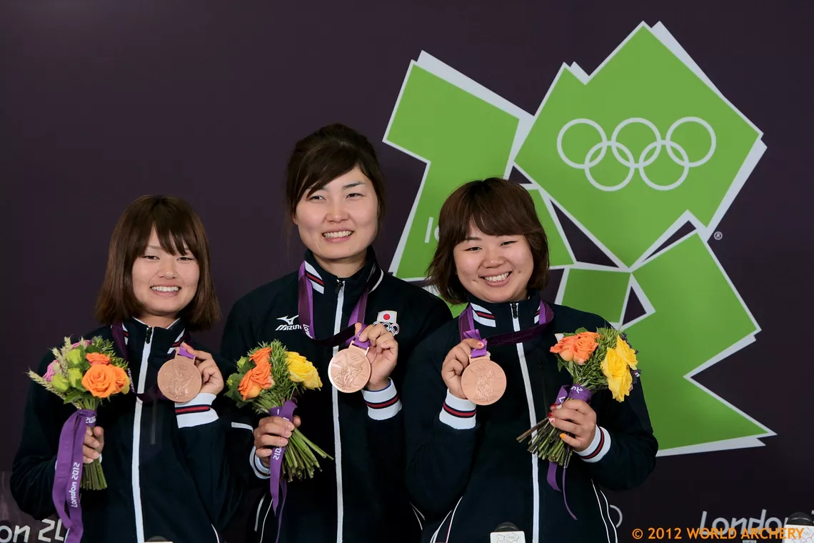 The Japanese recurve women’s team with their bronze medals at the Olympic Games in 2012.