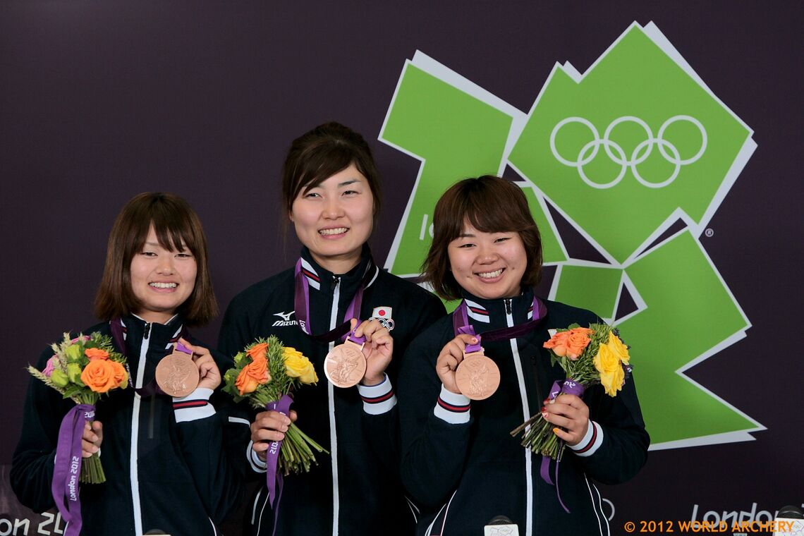 The Japanese recurve women’s team with their bronze medals at the Olympic Games in 2012.