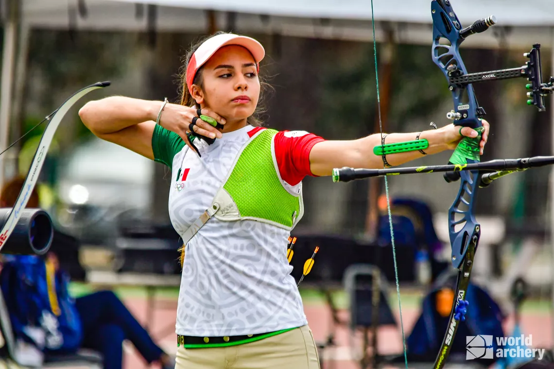 Valentina Vazquez shoots at the Pan American Championships in 2021.