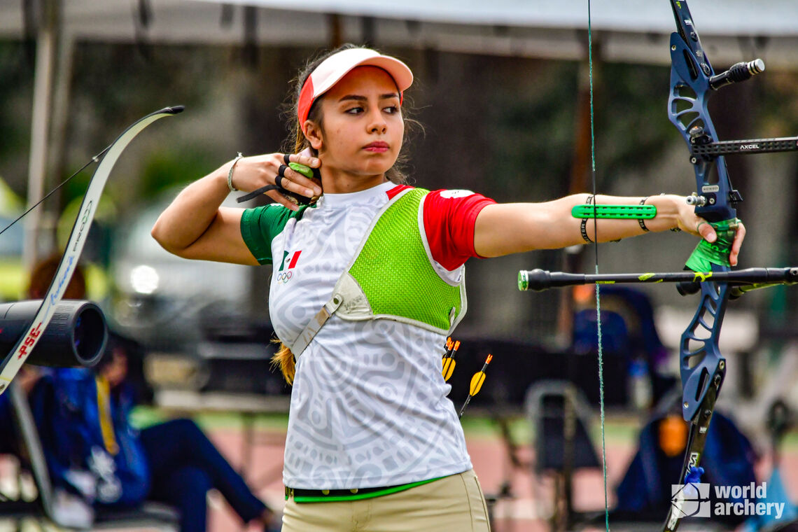 Valentina Vazquez shoots at the Pan American Championships in 2021.