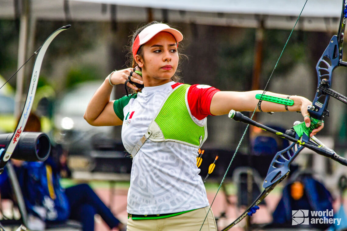 Valentina Vazquez shoots at the Pan American Championships in 2021.
