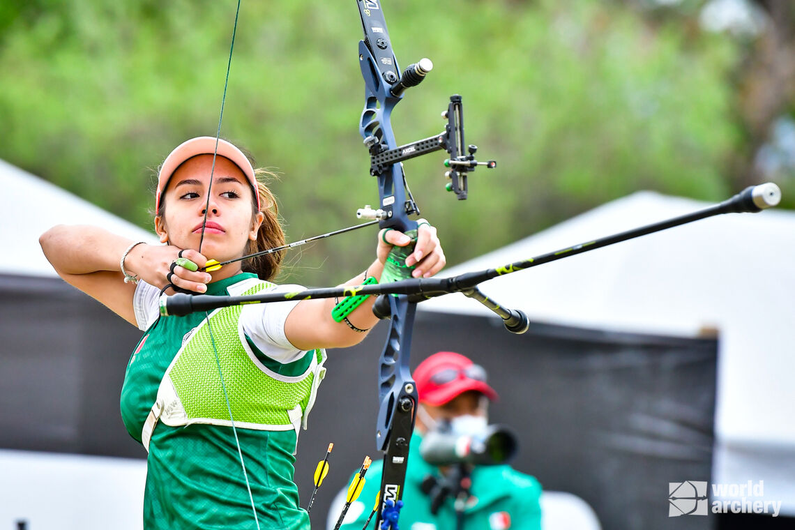 Valentina Vazquez shoots during the Pan American Championships in 2021.