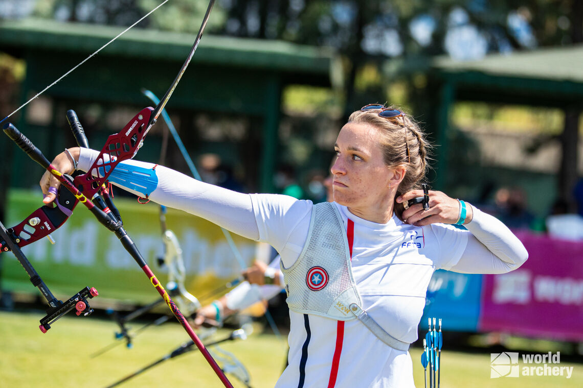 Lisa Barbelin shoots during finals at the 2021 European Grand Prix in Antalya.