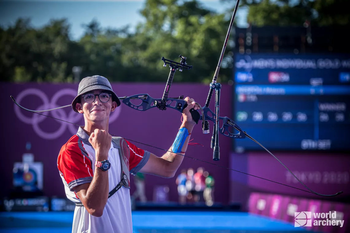 Mete Gazoz celebrates winning the Tokyo 2020 Olympic Games.