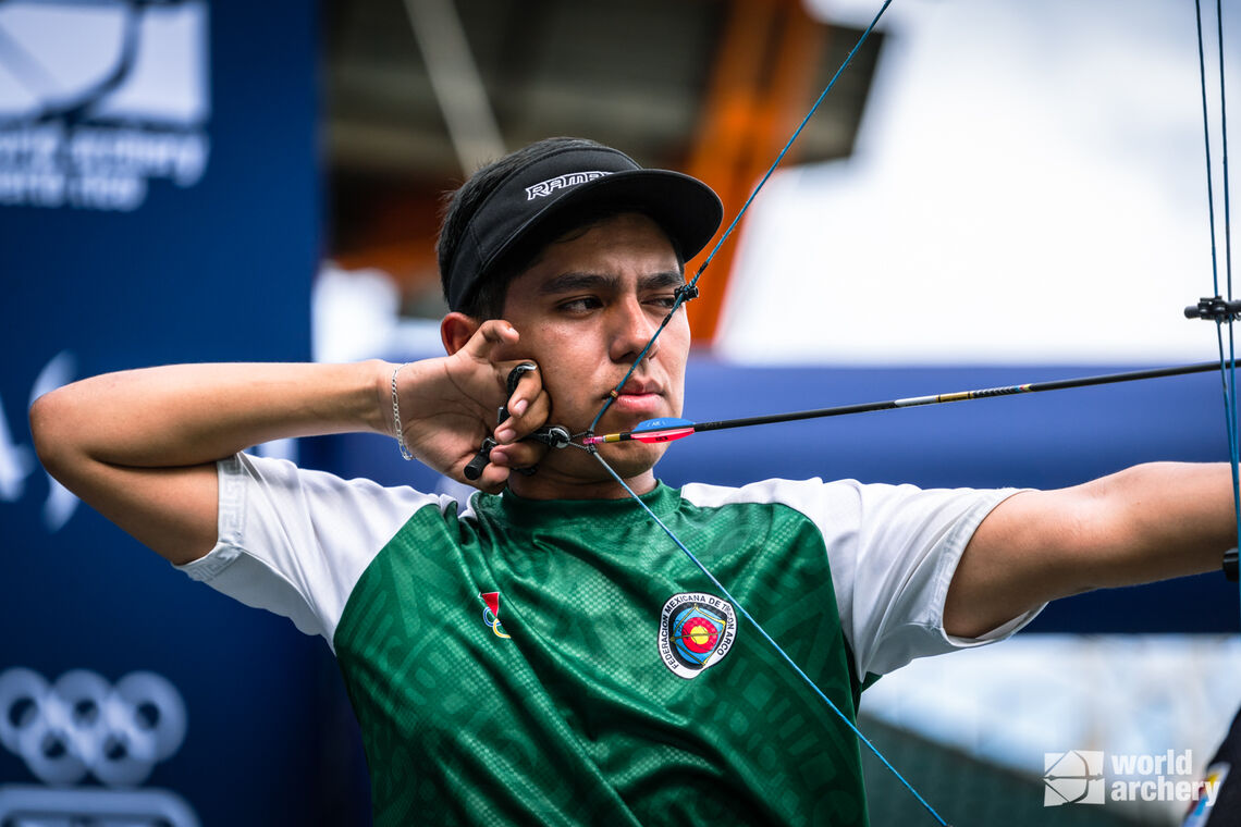 Rodrigo Olvera, rock solid at full draw during the Puerto Rico finals.