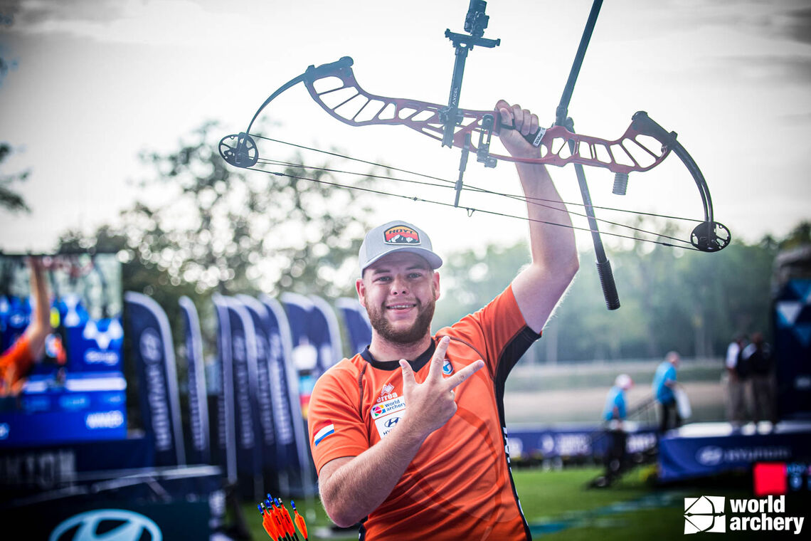 Mike Schloesser celebrates his third Hyundai World Cup Final title, in 2021