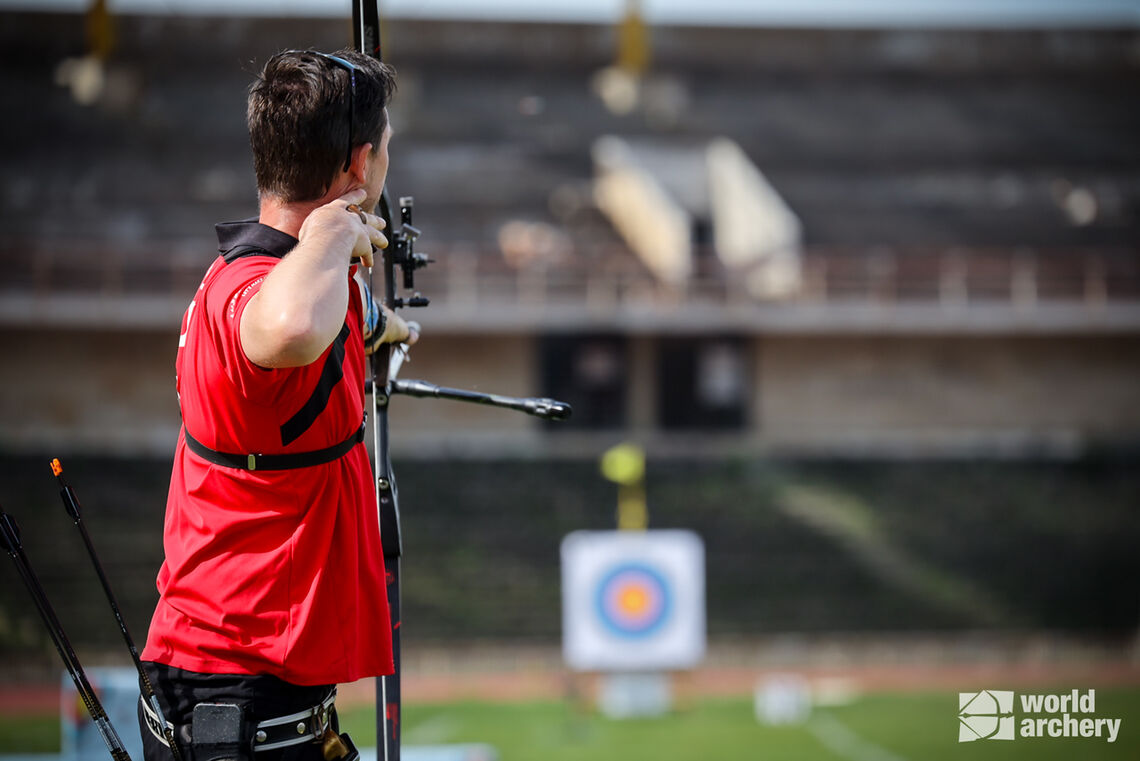Jeff Henckles shooting at 70 metres in the recurve men’s final.