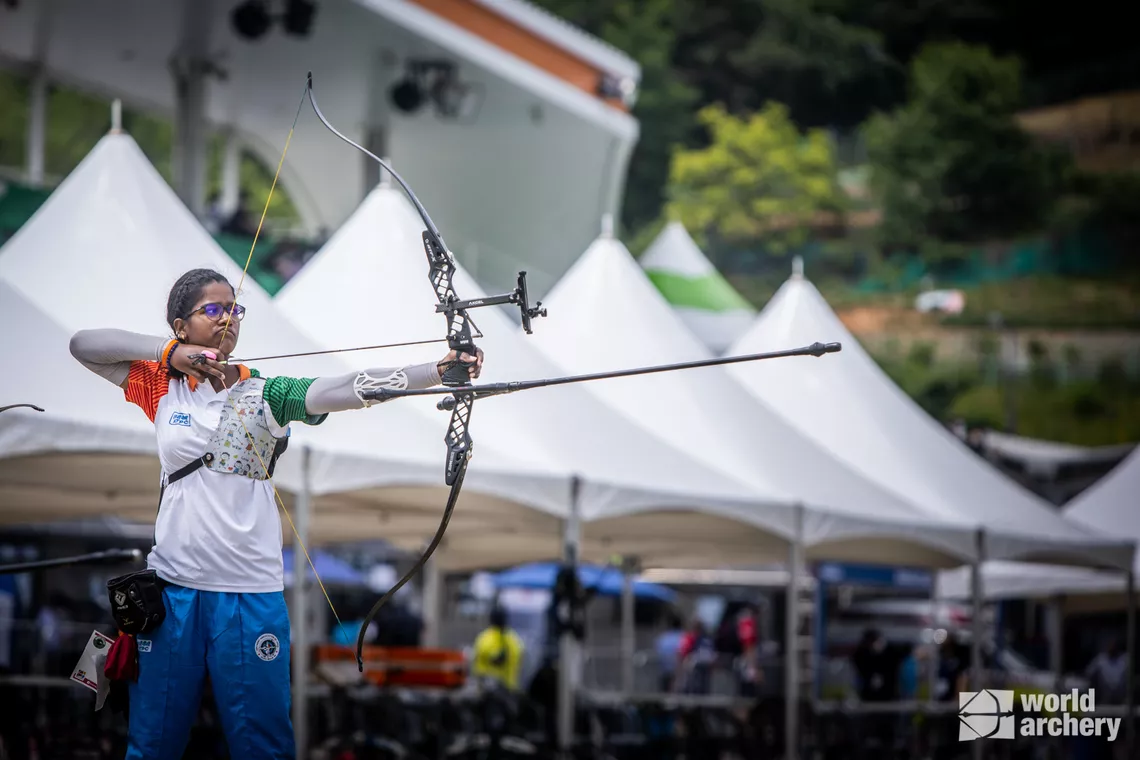 Komalika Bari shoots during team eliminations in Gwangju.