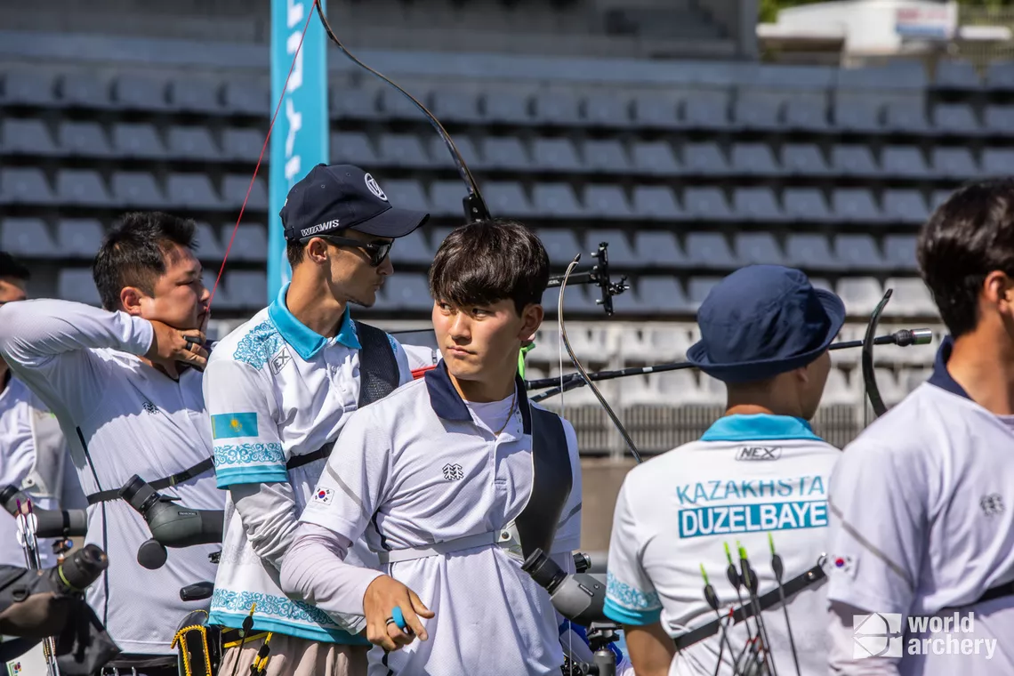 Young star Kim Je Deok shot a career-best 689 points for the second seed.