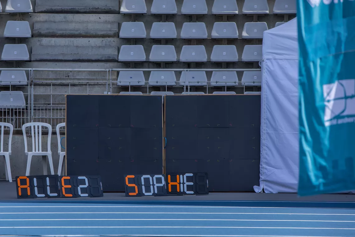 Volunteers messages of support at Paris 2022