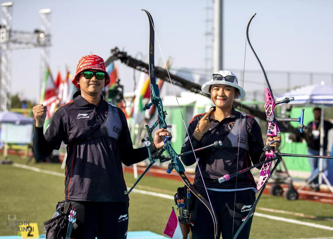 Rezza Octavia at the 2022 Islamic Solidarity Games with mixed team partner Riau Salsabilla