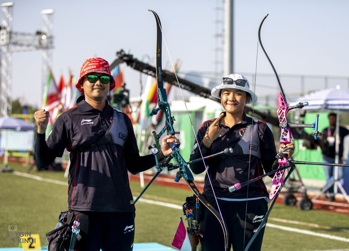 Rezza Octavia at the 2022 Islamic Solidarity Games with mixed team partner Riau Salsabilla