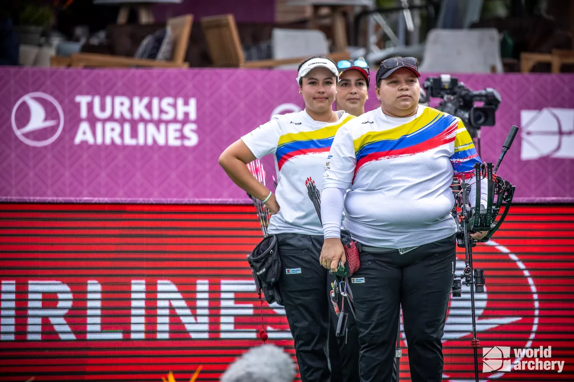 Colombian compound women's team