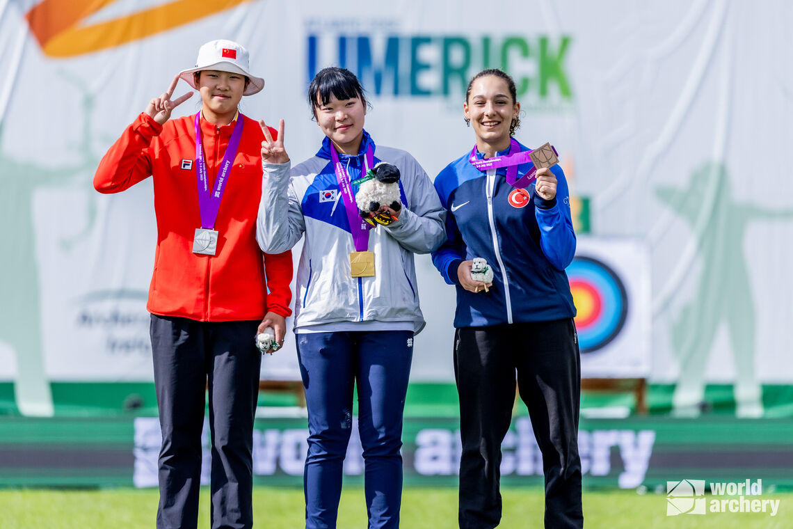Zhu Jingyi, Yun Soohee and Dunya Yenihayat on recurve under-18 women’s podium.