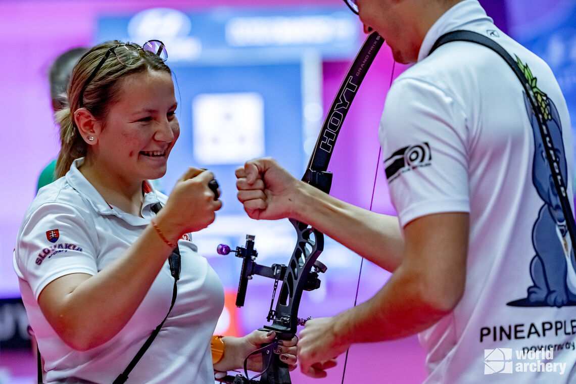 And Denisa Barankova was thrilled after besting Laura van der Winkel in (another!) tiebreak for the recurve women’s title.