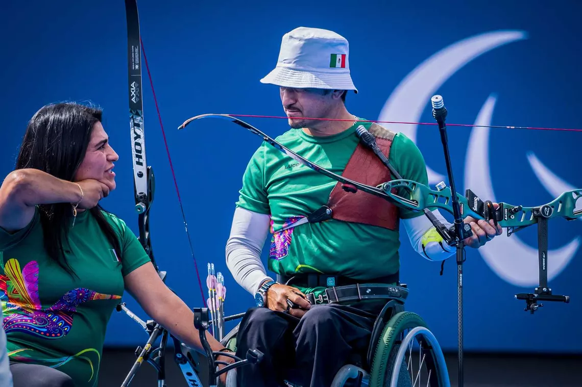 Sandra Fabiola Loza Tenorio coached Mexican para archer at Paris 2024.