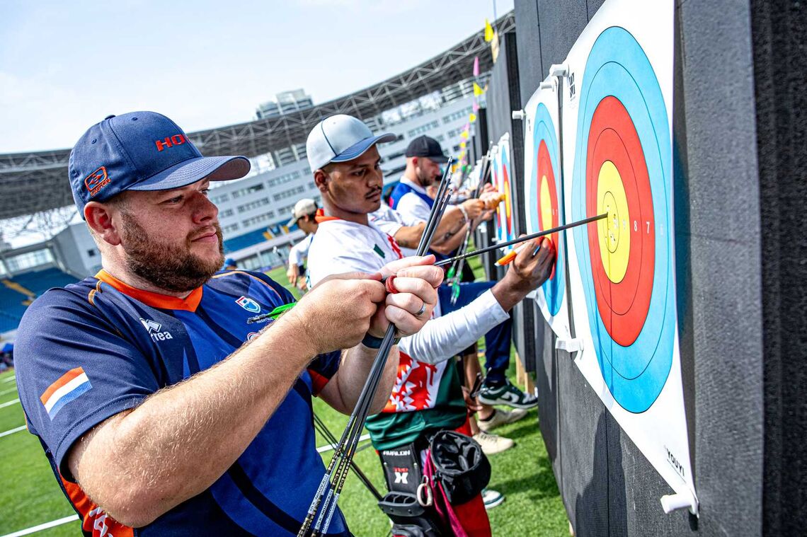 Mike Schloesser topped qualifying at Shanghai 2025 Hyundai Archery World Cup.
