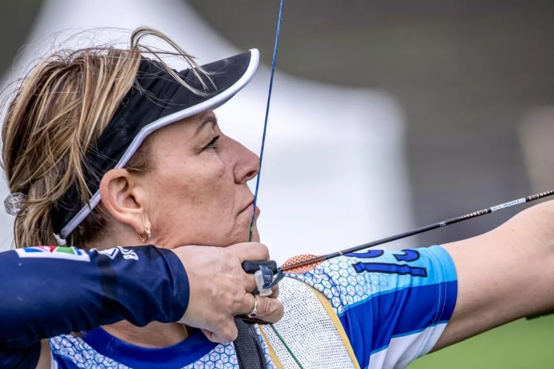 Tatyana Muntyan aiming.