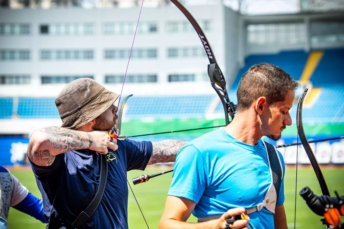 Kai Sjöberg shooting in Shanghai 2025 qualifying next to Marcus D’Almeida.