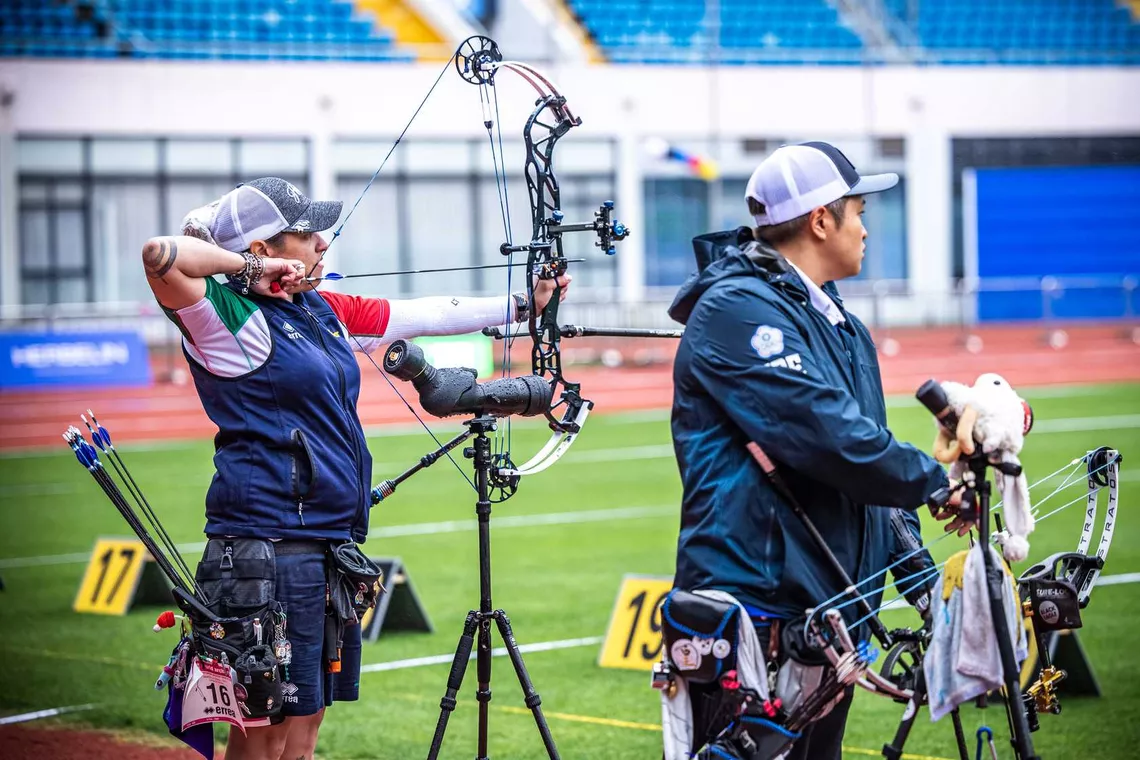 Marcella Tonioli and Huang I-Jou on the shooting line.
