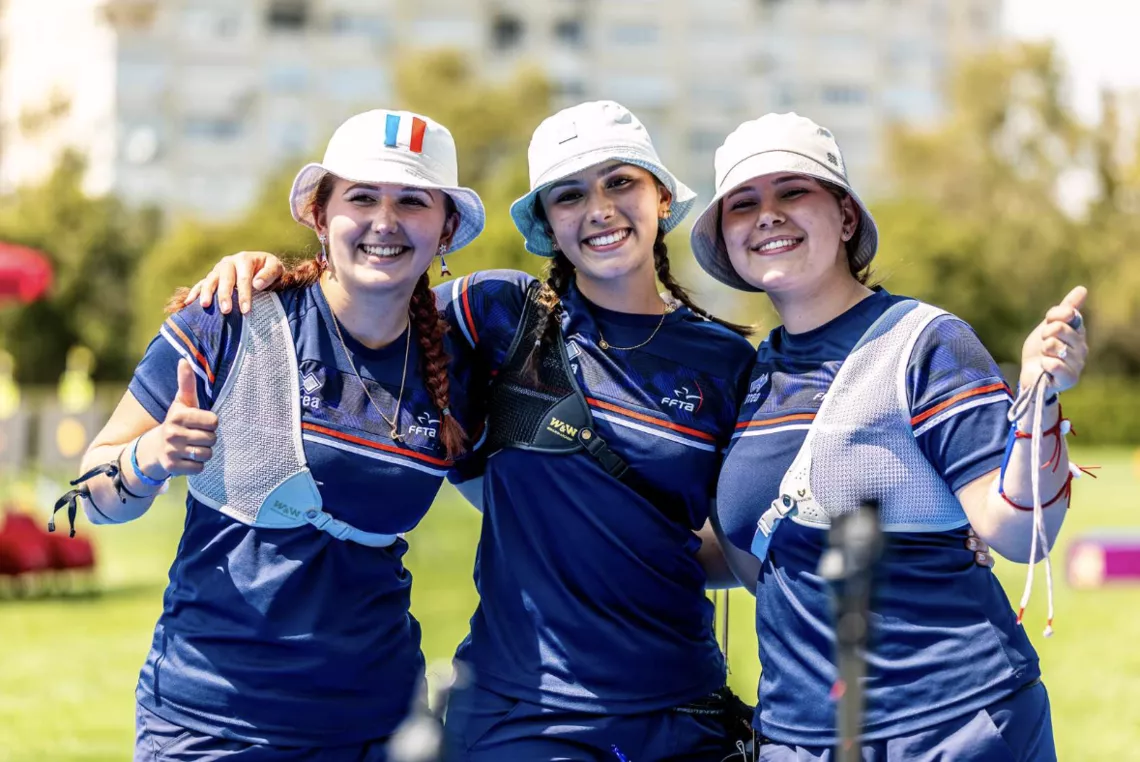 Siham Er'Rahmouni at Spring Arrows with French teammates Amelie Cordeau and Maia Tincu. 