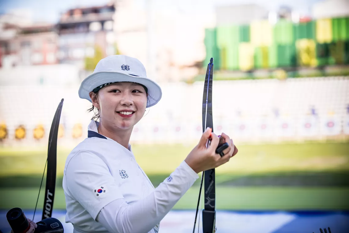 Lim Sihyeon smiling.