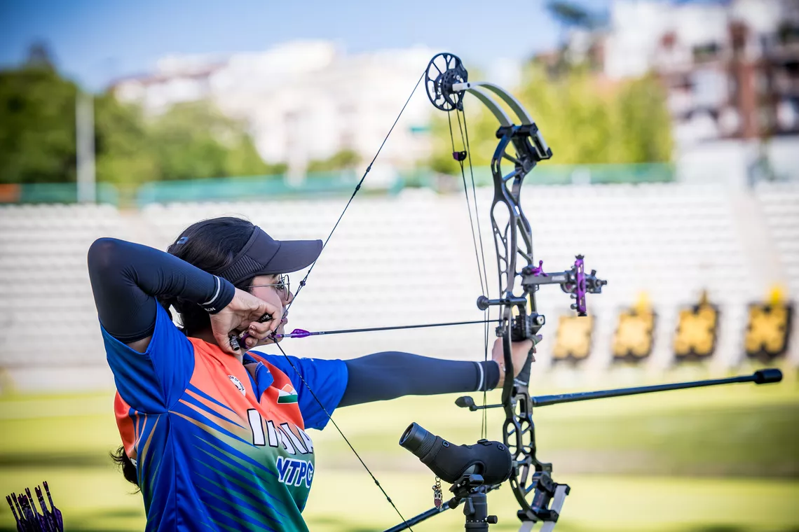 Parneet Kaur aiming.