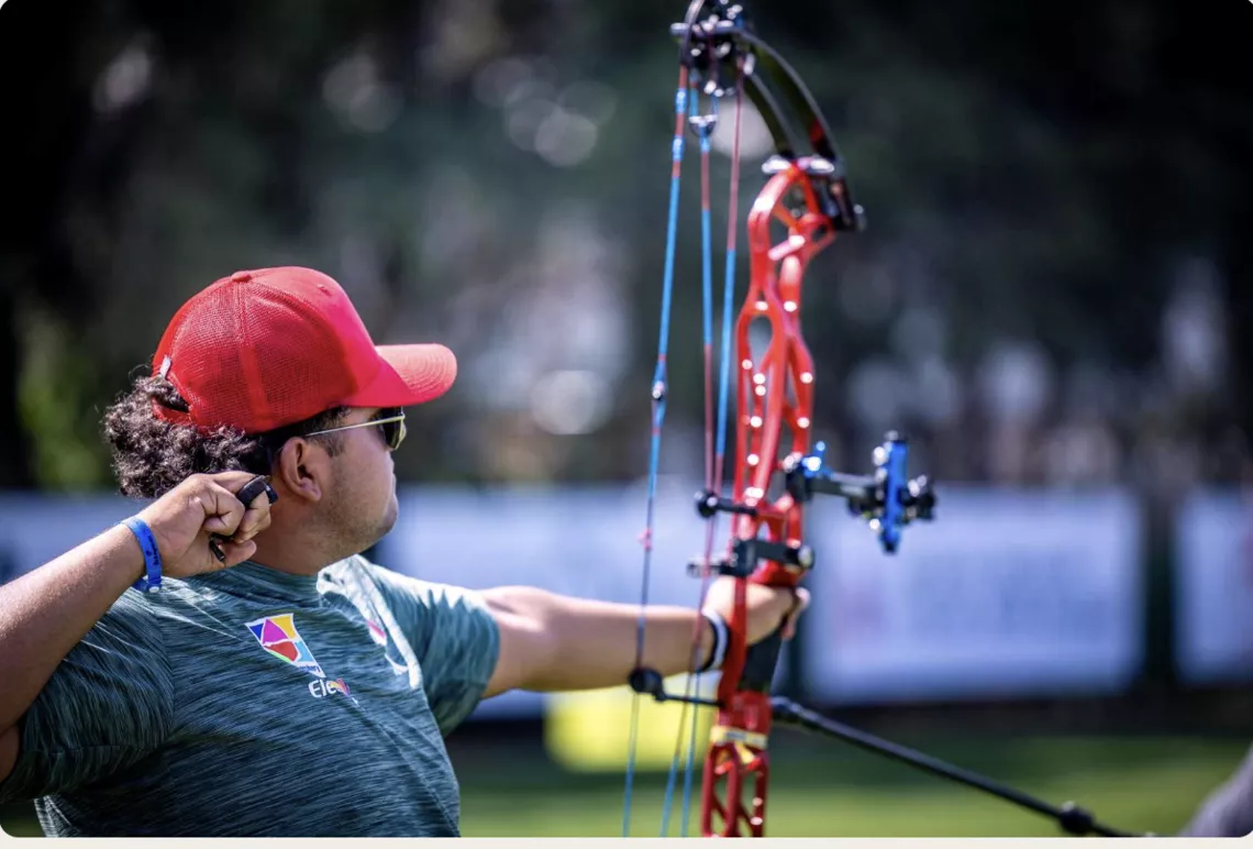 Sebastian Garcia aiming.