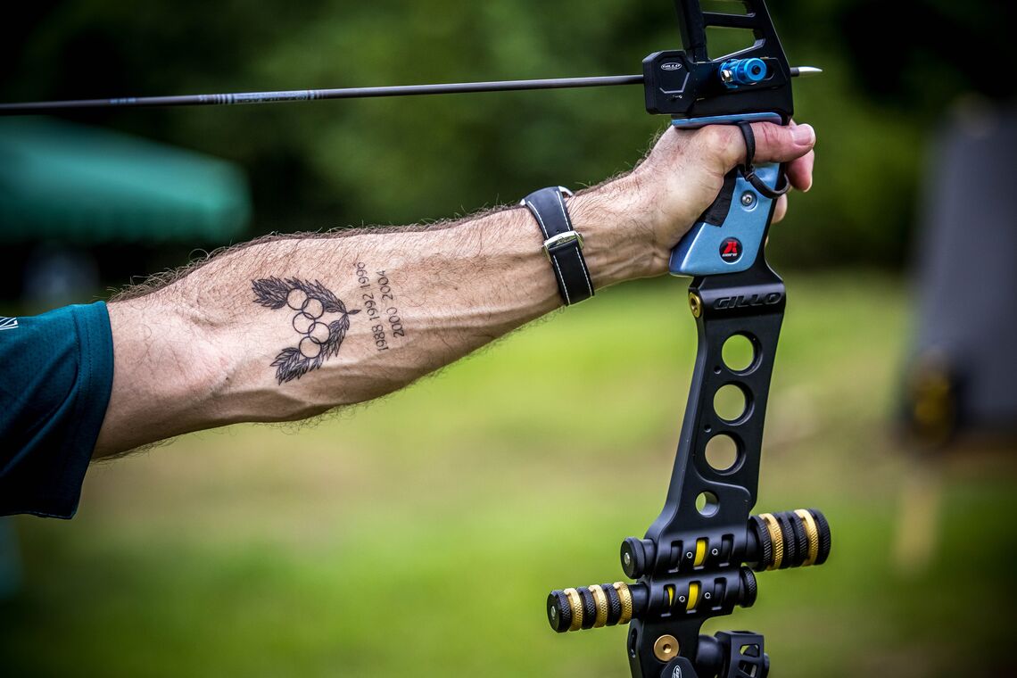 Simon Fairweather arm