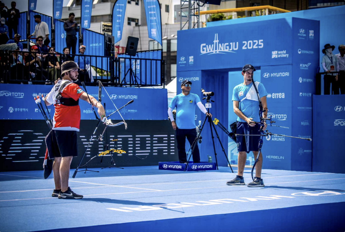 Eric Peters versus Marcus D'Almeida in the quarterfinals at Gwangju.