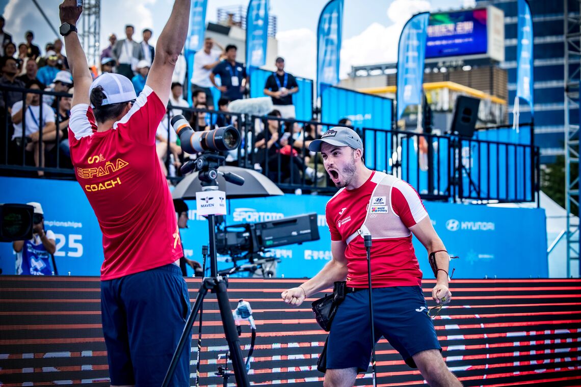 Andres Temiño Mediel celebrating world title at Gwangju 2025.