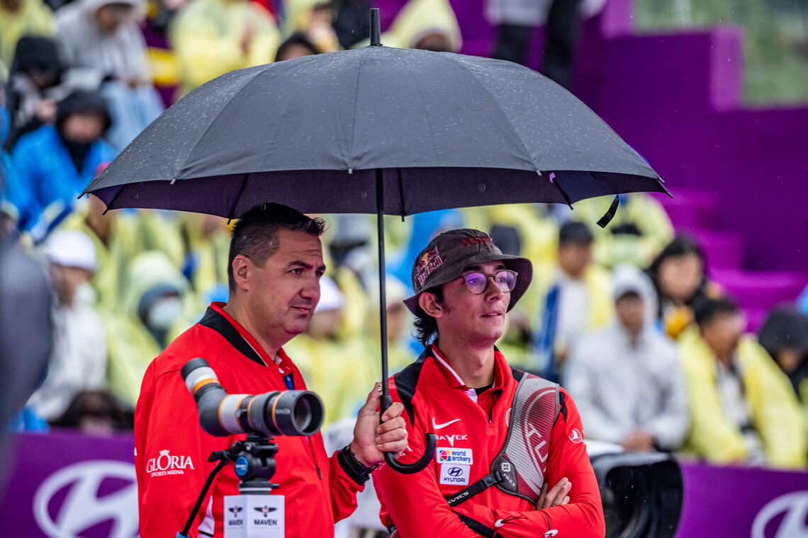 Mete Gazoz with coach Yusuf Goktug Ergin in Nanjing.