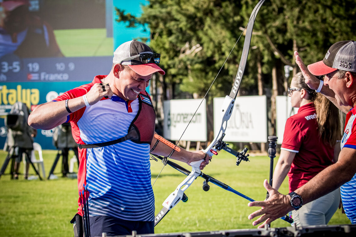 Hugo Franco celebrating after booking his spot to Paris at the qualifying tournament.
