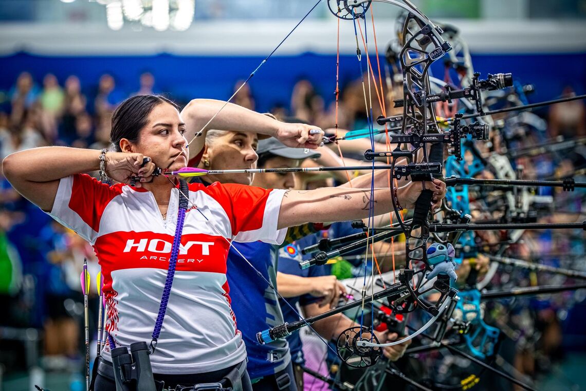 Dafne Quintero shooting in Rio 2025 qualification.