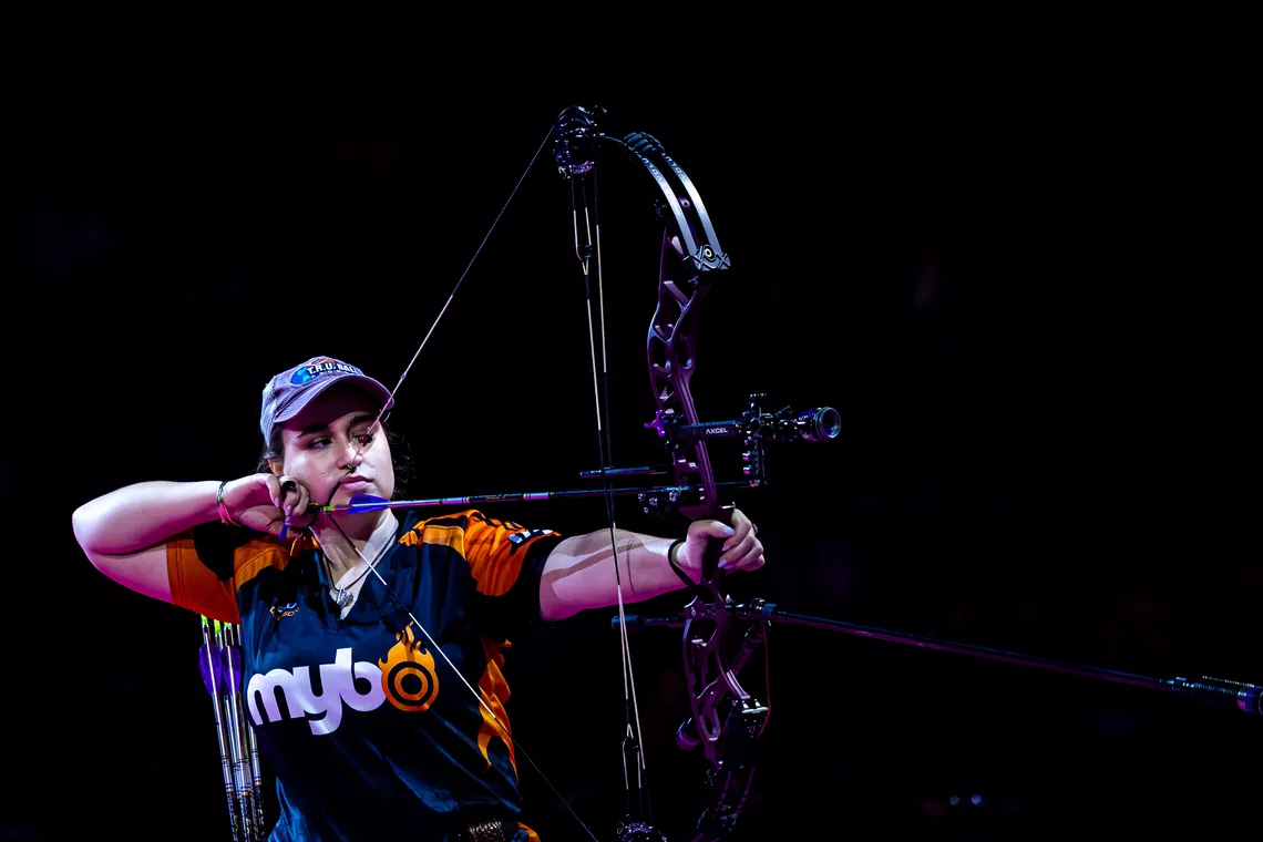 Ella Gibson shooting in Nimes finals.