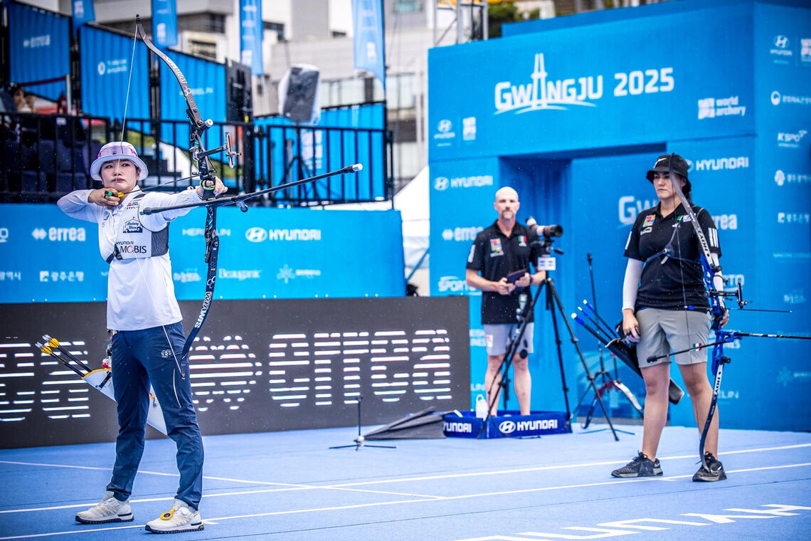 Alejandra Valencia competes against Kang Chae Young at the 2025 World Archery Championships.