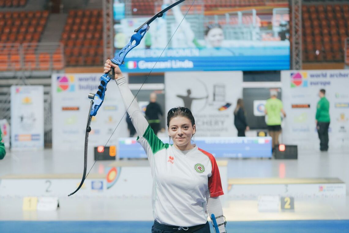 Linda Grezzani shooting at Plovdiv 2026 European Indoor Championships.