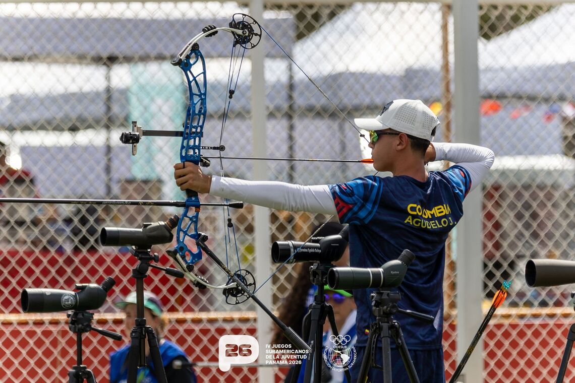Jeronimo Agudelo Bedoya shoots during qualification.