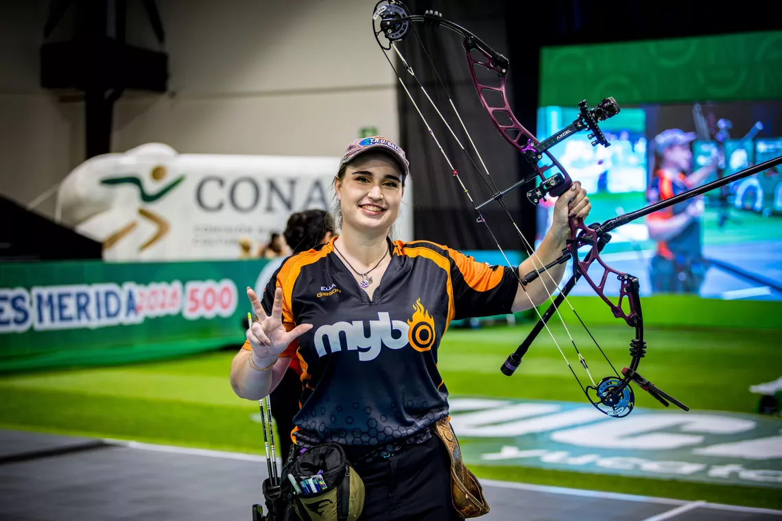 Ella Gibson celebrating after winning bronze in Merida 2025 Indoor World Series.