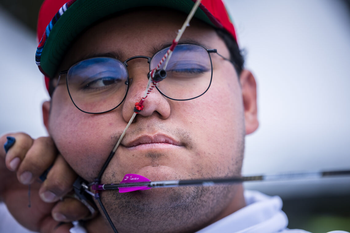 Up-close image of Sebastian Garcia aiming at Puebla 2026.
