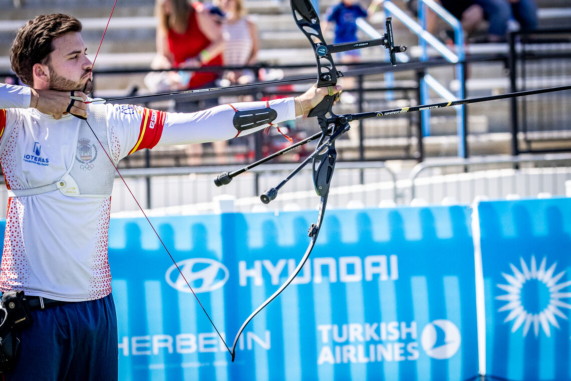 Andres Temino Mediel aiming at Central Florida 2025 Hyundai Archery World Cup.
