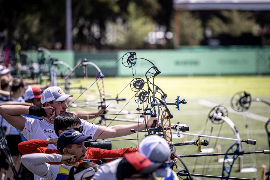 Compound men shooting line at Puebla 2026.
