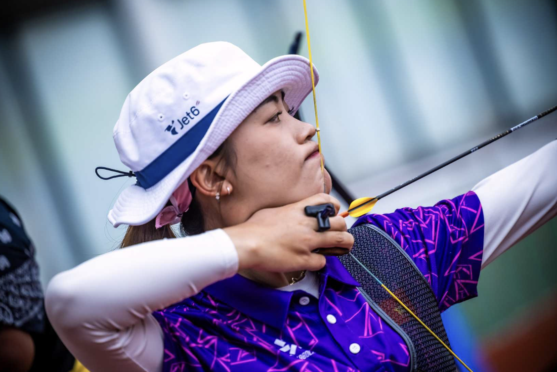 Vietnamese recurve woman archer aiming at Shanghai 2025.